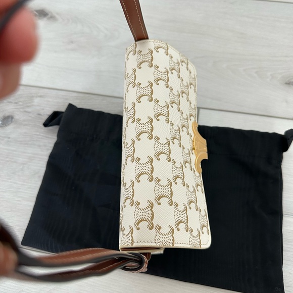 Celine SHOULDER BAG CLAUDE IN TRIOMPHE CANVAS AND CALFSKIN - Picture 8 of 9